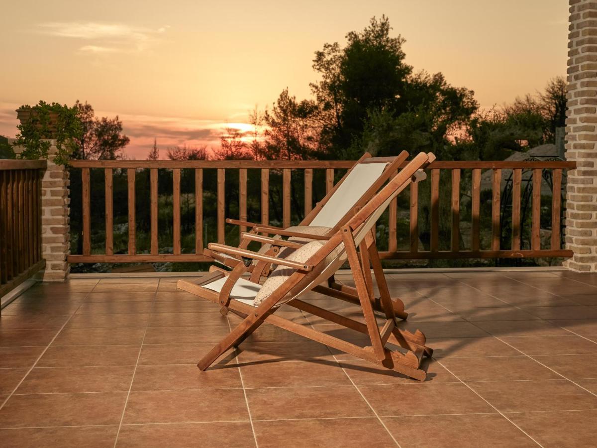 Villa Meralia Anafonítria Екстериор снимка